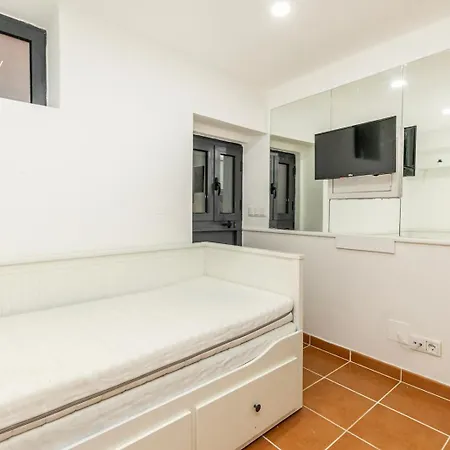 Apartment Center Charm -